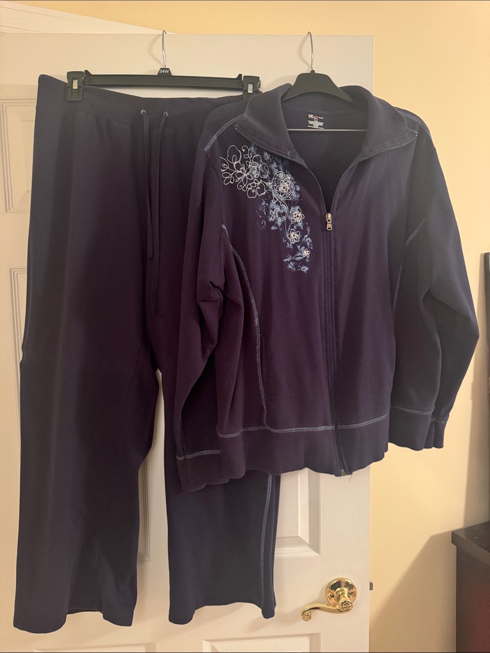Women's Navy Floral Zip-Front Track Jacket & Jogger Pants Set